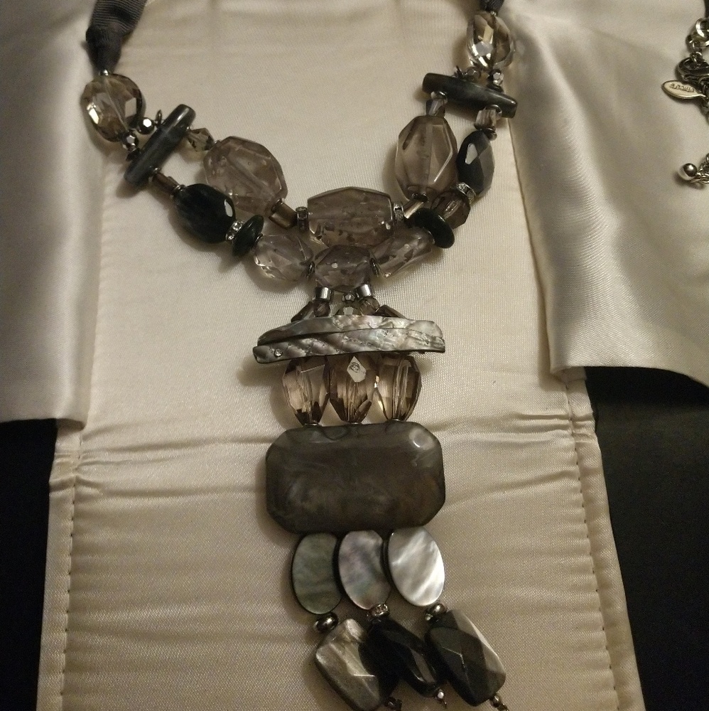 CHICO'S RETIRED NECKLACE